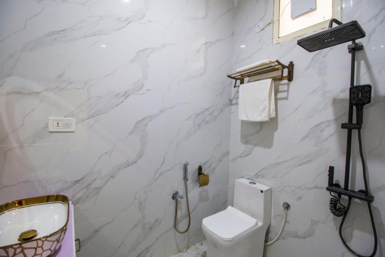 The Me Ra Kee House Hotell Morjim Exteriör bild
